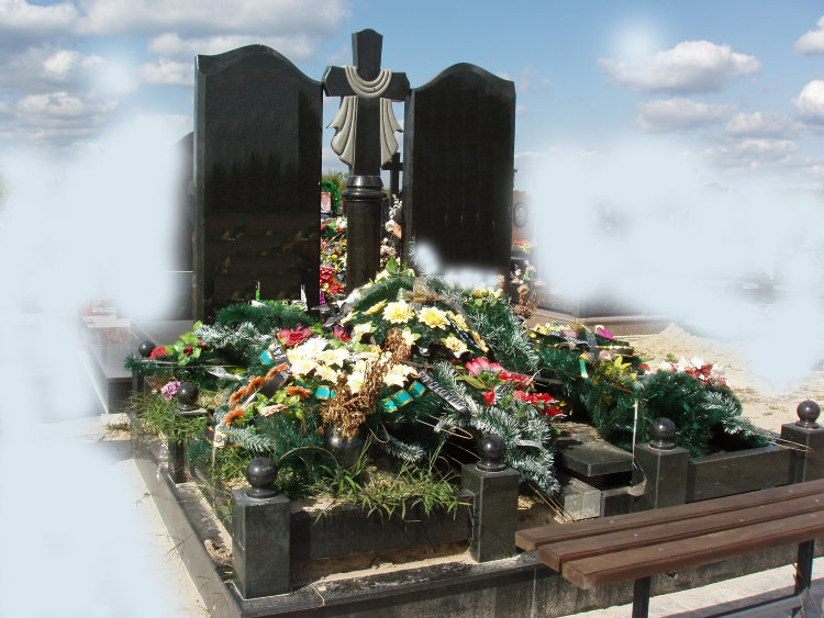 00025Гранитный памятник00025