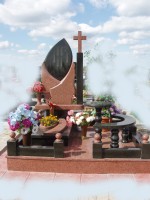 00026Гранитный памятник00026