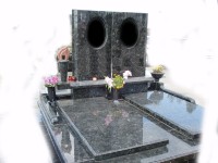 00033Гранитный памятник00033