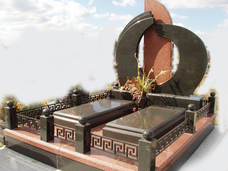 00044Гранитный памятник00044