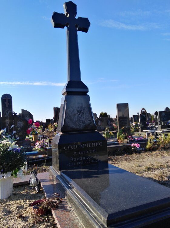 Гранитный памятник 000109