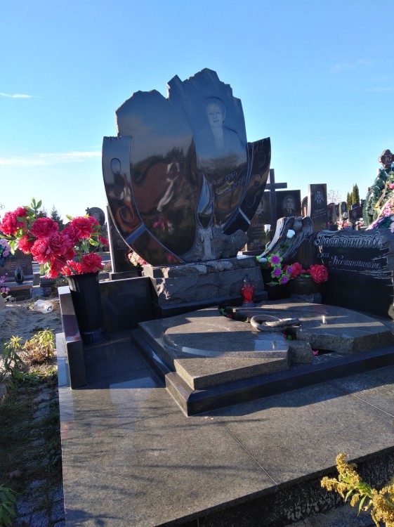 Гранитный памятник 000115